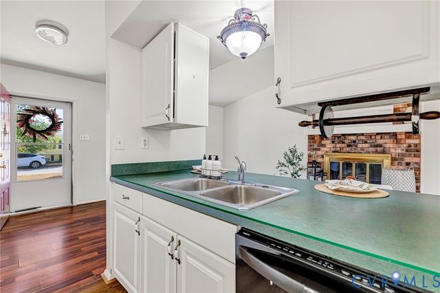 7500 Overlook Dr, Mechanicsville, VA 23111