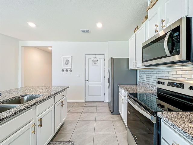 1737 AURORA RIDGE DRIVE, Zellwood, FL 32798