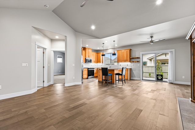 3937 Wyoming Lane, Medford, OR 97504