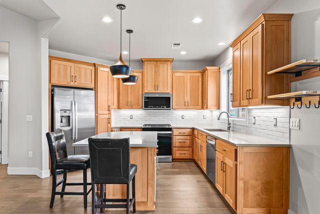 3937 Wyoming Lane, Medford, OR 97504