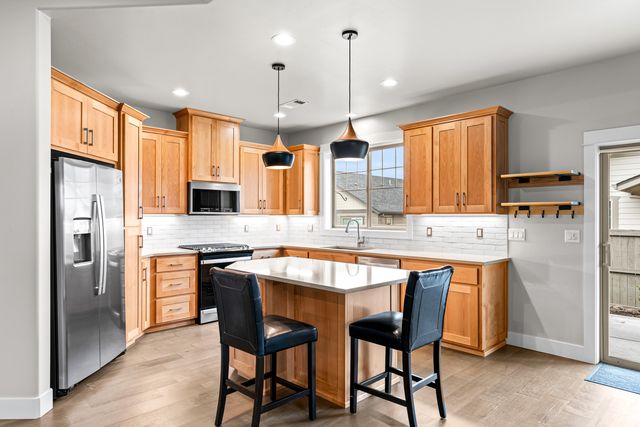 3937 Wyoming Lane, Medford, OR 97504