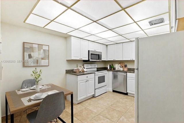 16400 Golf Club Rd 104, Weston, FL 33326