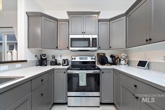 3325 NW 13th Ave, Meridian, ID 83646