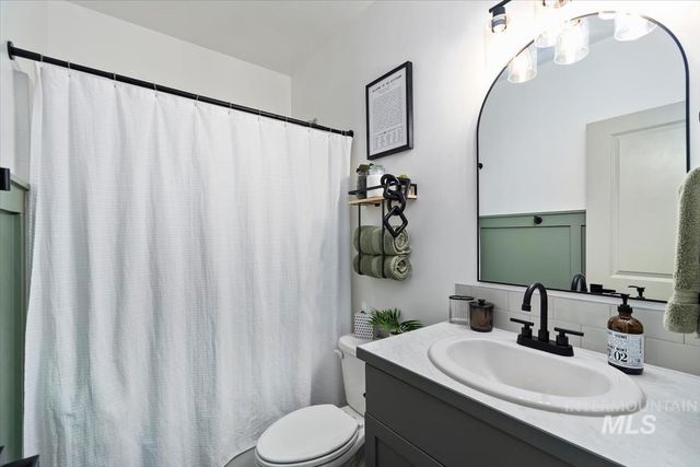 3325 NW 13th Ave, Meridian, ID 83646