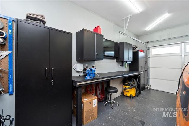 3325 NW 13th Ave, Meridian, ID 83646