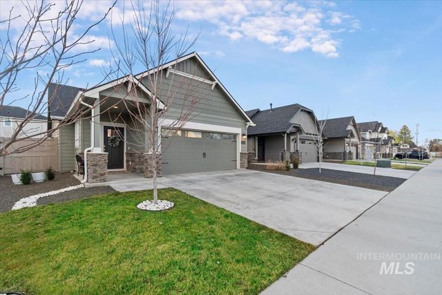 3325 NW 13th Ave, Meridian, ID 83646