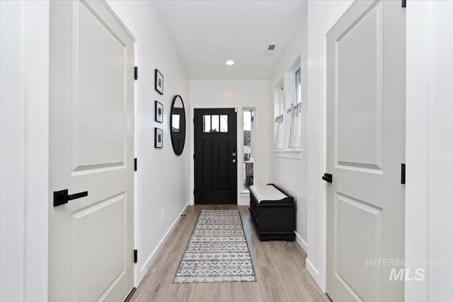 3325 NW 13th Ave, Meridian, ID 83646