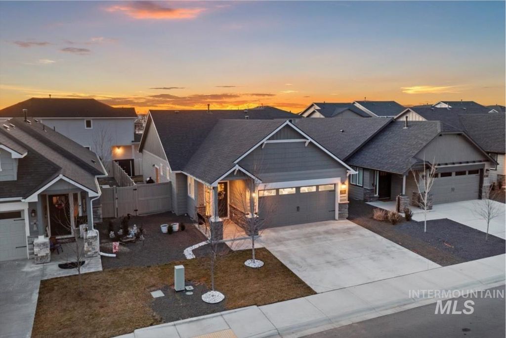 3325 NW 13th Ave, Meridian, ID 83646