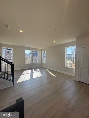 5517 ABERDEEN PL, White Plains, MD 20695