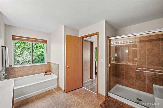 686 Glen Cove Lane, Pingree Grove, IL 60140