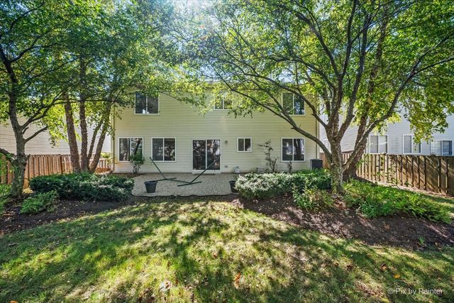 686 Glen Cove Lane, Pingree Grove, IL 60140
