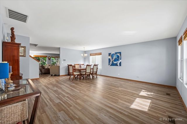 686 Glen Cove Lane, Pingree Grove, IL 60140