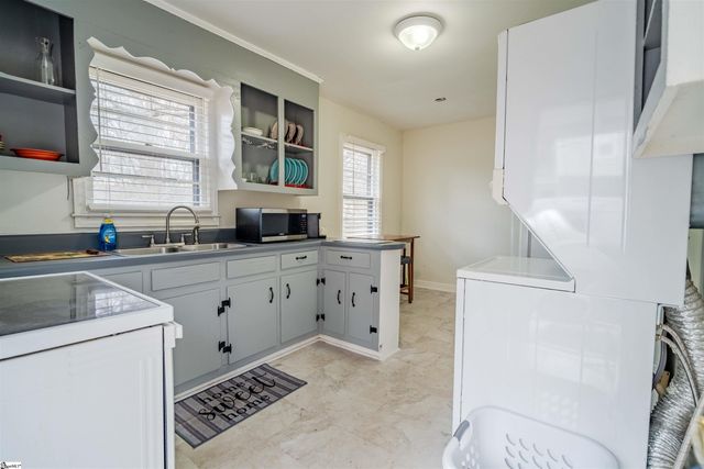 31 Pine Grove Lane, Greenville, SC 29617