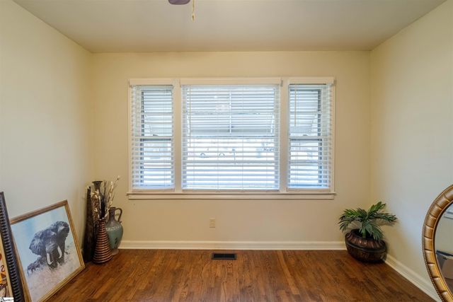 31 Pine Grove Lane, Greenville, SC 29617