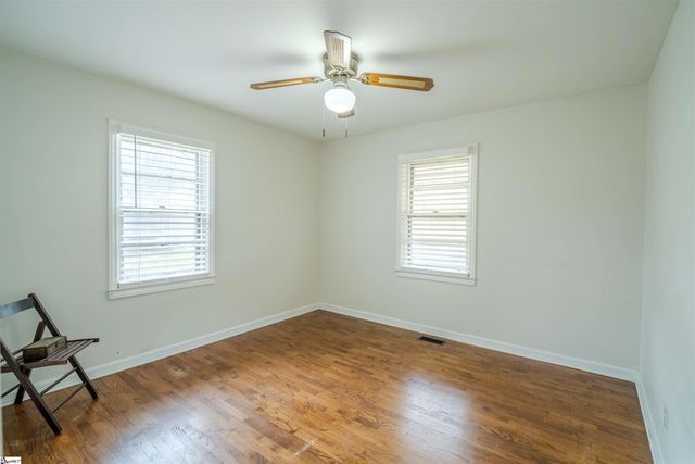 31 Pine Grove Lane, Greenville, SC 29617