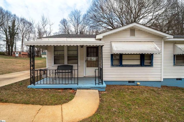 31 Pine Grove Lane, Greenville, SC 29617