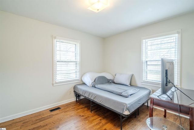 31 Pine Grove Lane, Greenville, SC 29617