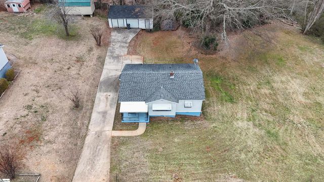 31 Pine Grove Lane, Greenville, SC 29617