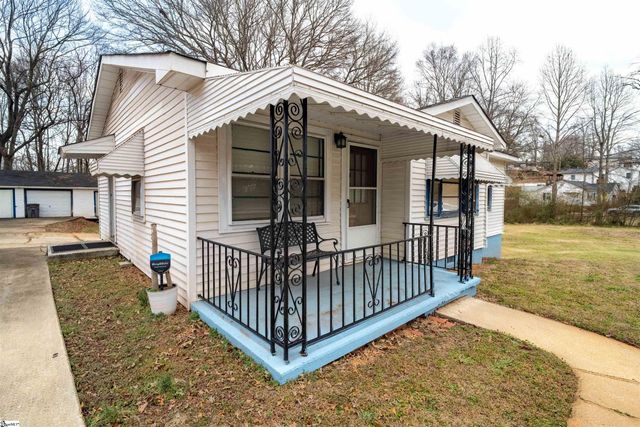 31 Pine Grove Lane, Greenville, SC 29617