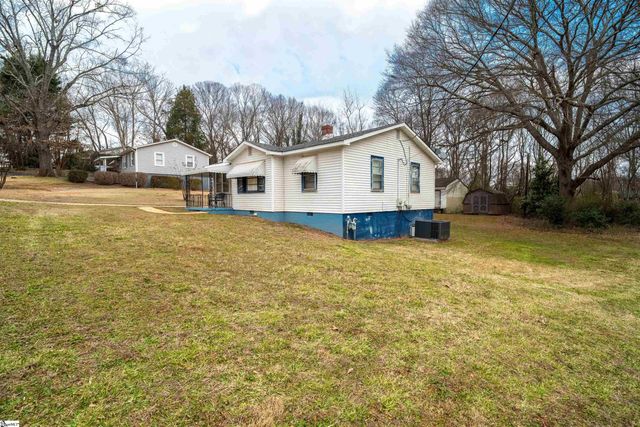 31 Pine Grove Lane, Greenville, SC 29617