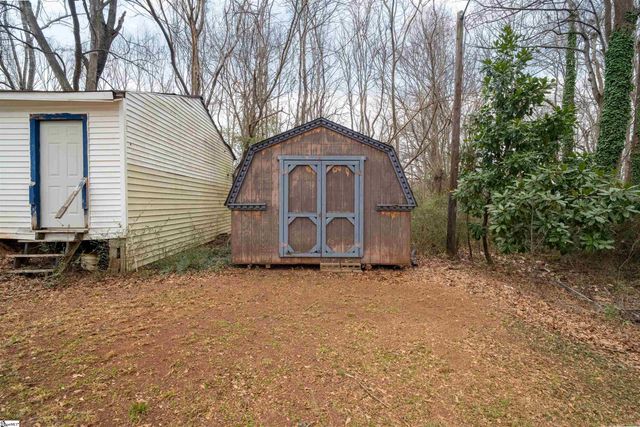 31 Pine Grove Lane, Greenville, SC 29617