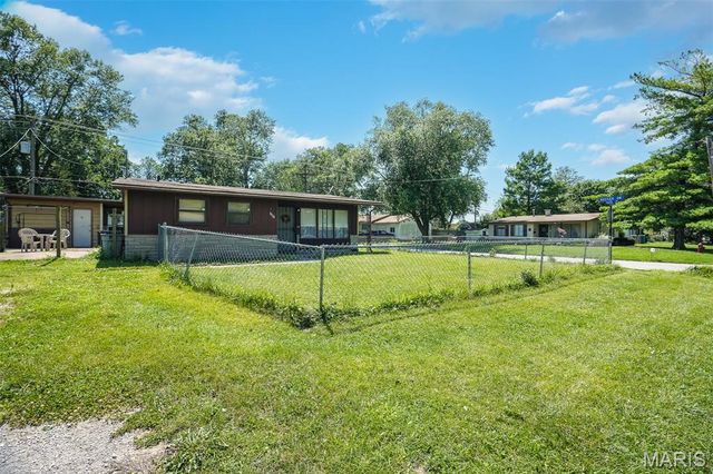 1302 Saint Raphael Street, East St Louis, IL 62206