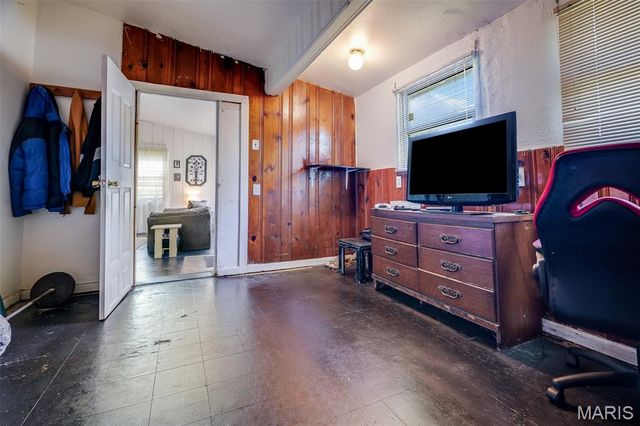 1302 Saint Raphael Street, East St Louis, IL 62206