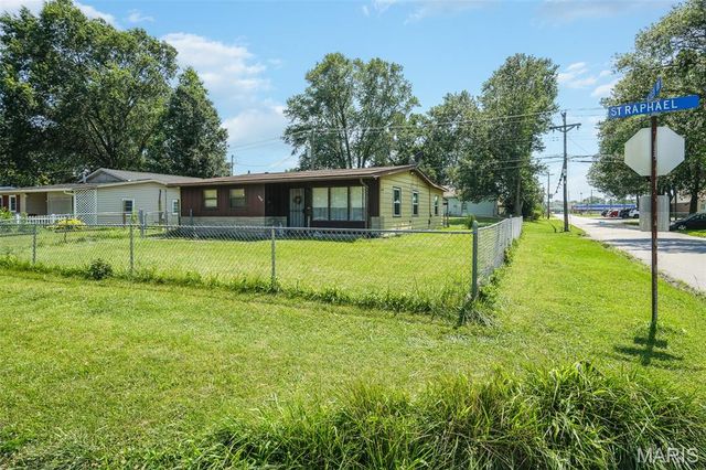 1302 Saint Raphael Street, East St Louis, IL 62206