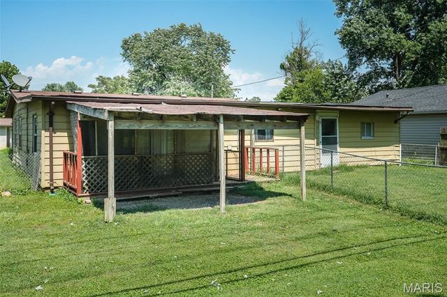 1302 Saint Raphael Street, East St Louis, IL 62206