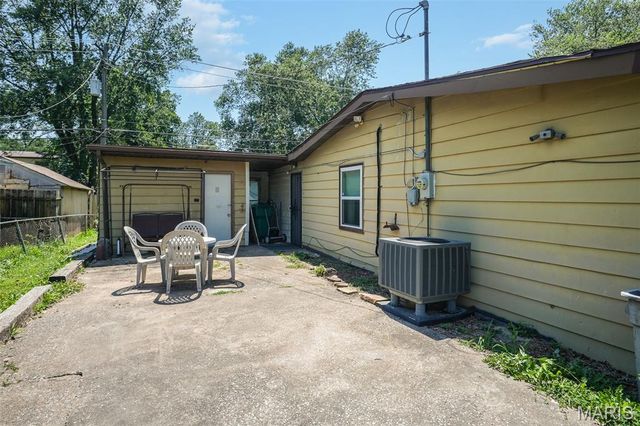 1302 Saint Raphael Street, East St Louis, IL 62206