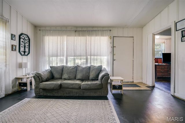 1302 Saint Raphael Street, East St Louis, IL 62206