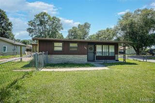1302 Saint Raphael Street, East St Louis, IL 62206