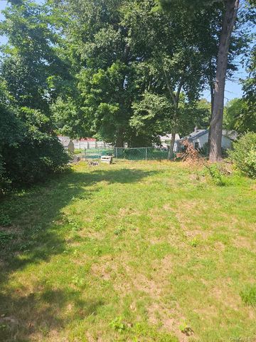 1 Winnetou Road, White Plains, NY 10603
