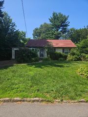 1 Winnetou Road, White Plains, NY 10603