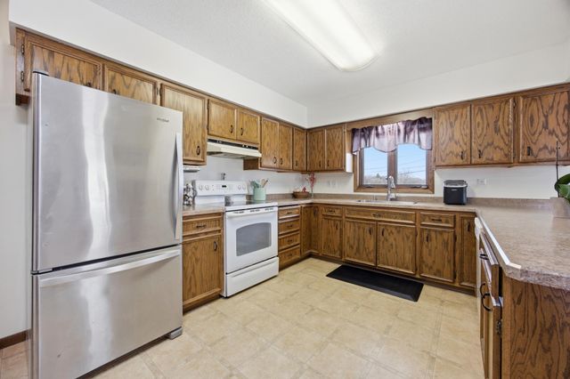 77 18th Avenue N, Fargo, ND 58102