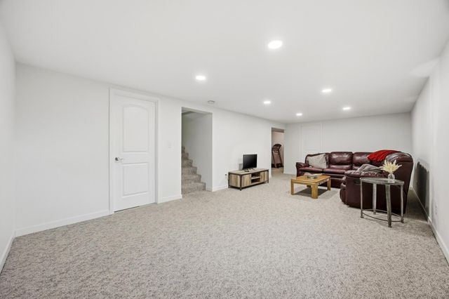 77 18th Avenue N, Fargo, ND 58102