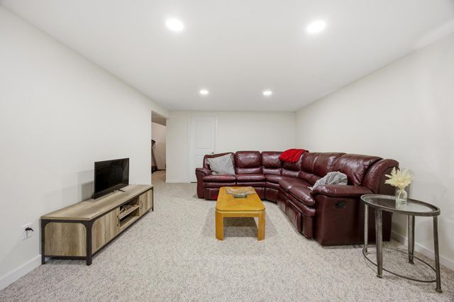 77 18th Avenue N, Fargo, ND 58102