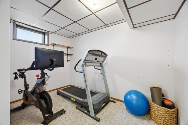 77 18th Avenue N, Fargo, ND 58102