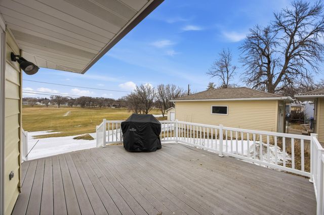 77 18th Avenue N, Fargo, ND 58102