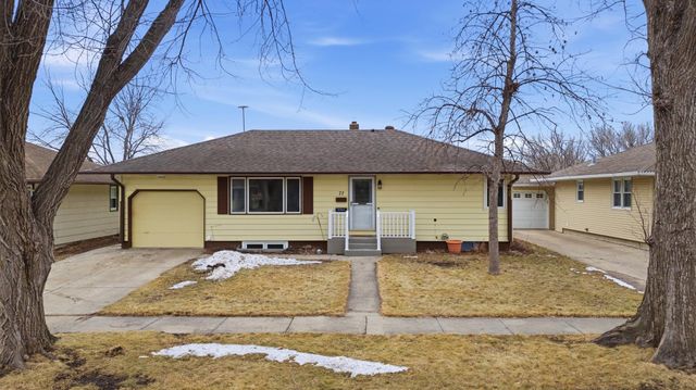 77 18th Avenue N, Fargo, ND 58102
