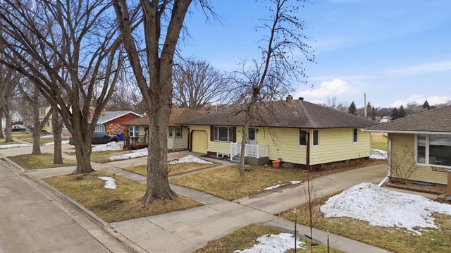 77 18th Avenue N, Fargo, ND 58102
