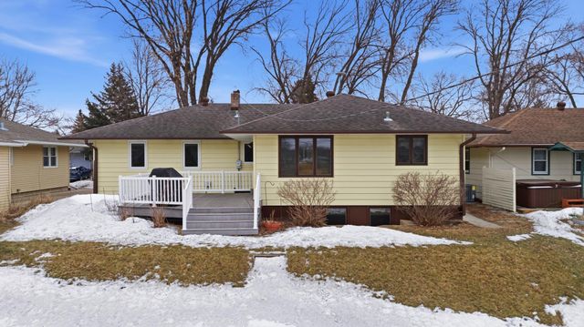 77 18th Avenue N, Fargo, ND 58102