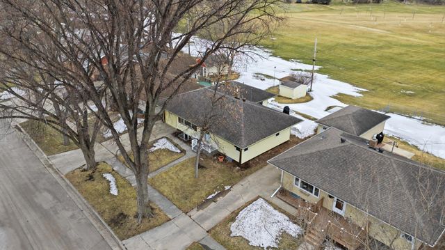 77 18th Avenue N, Fargo, ND 58102