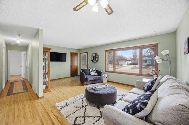 77 18th Avenue N, Fargo, ND 58102