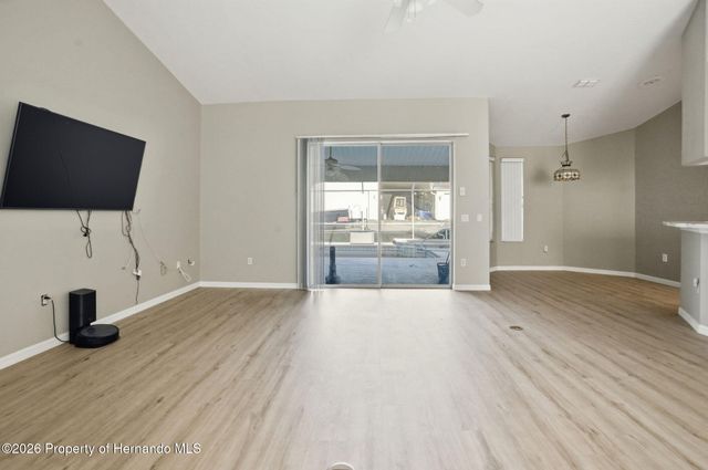 8038 Madrid Road, Weeki Wachee, FL 34613