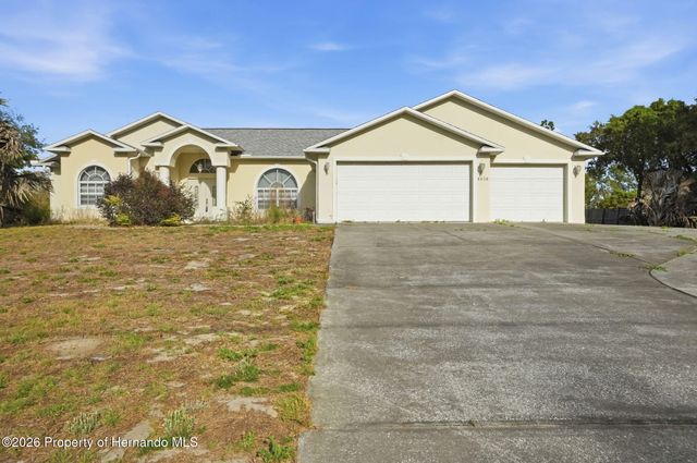 8038 Madrid Road, Weeki Wachee, FL 34613
