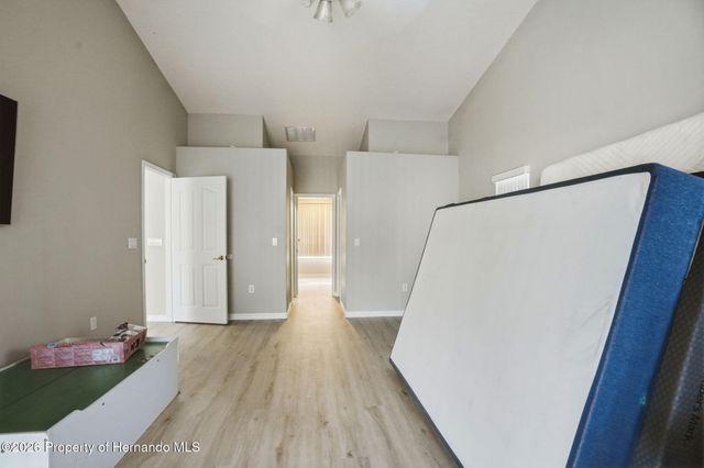 8038 Madrid Road, Weeki Wachee, FL 34613