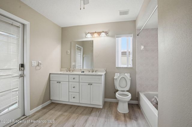 8038 Madrid Road, Weeki Wachee, FL 34613