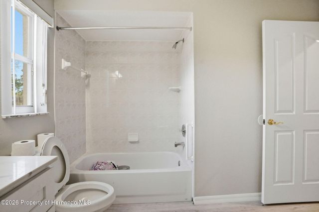 8038 Madrid Road, Weeki Wachee, FL 34613