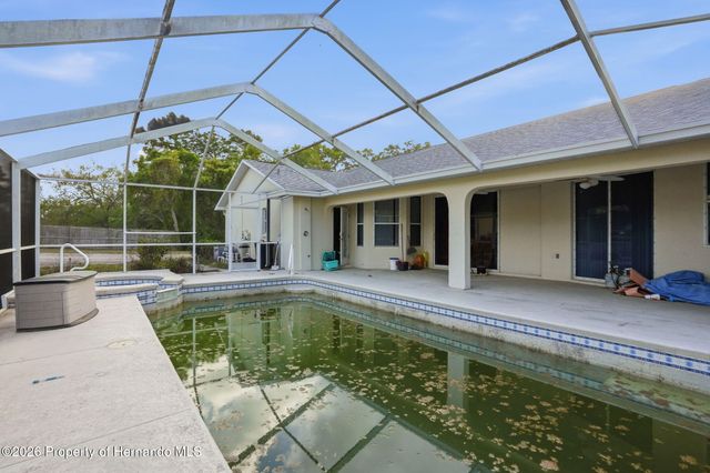 8038 Madrid Road, Weeki Wachee, FL 34613